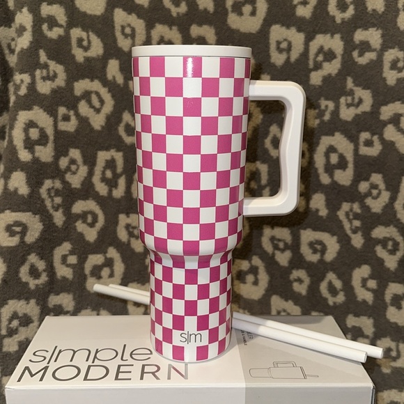 Simple Modern TREK 40oz Tumbler in Bubblegum Checkmate 😍 New 🆕 & Never Used 😍 - Picture 13 of 17